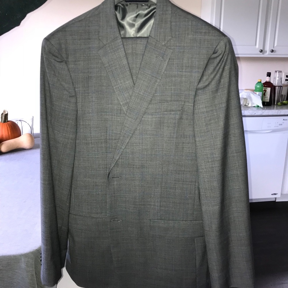 Tommy Hilfiger Suit